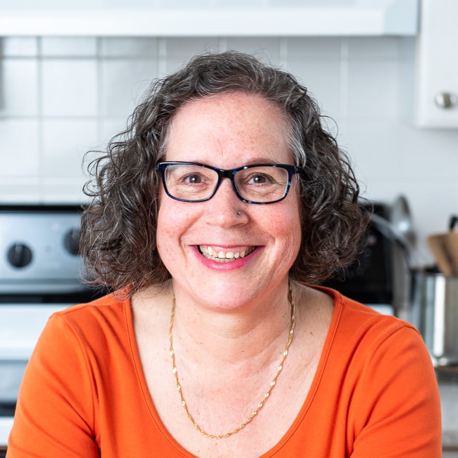 Elaine Benoit's headshot