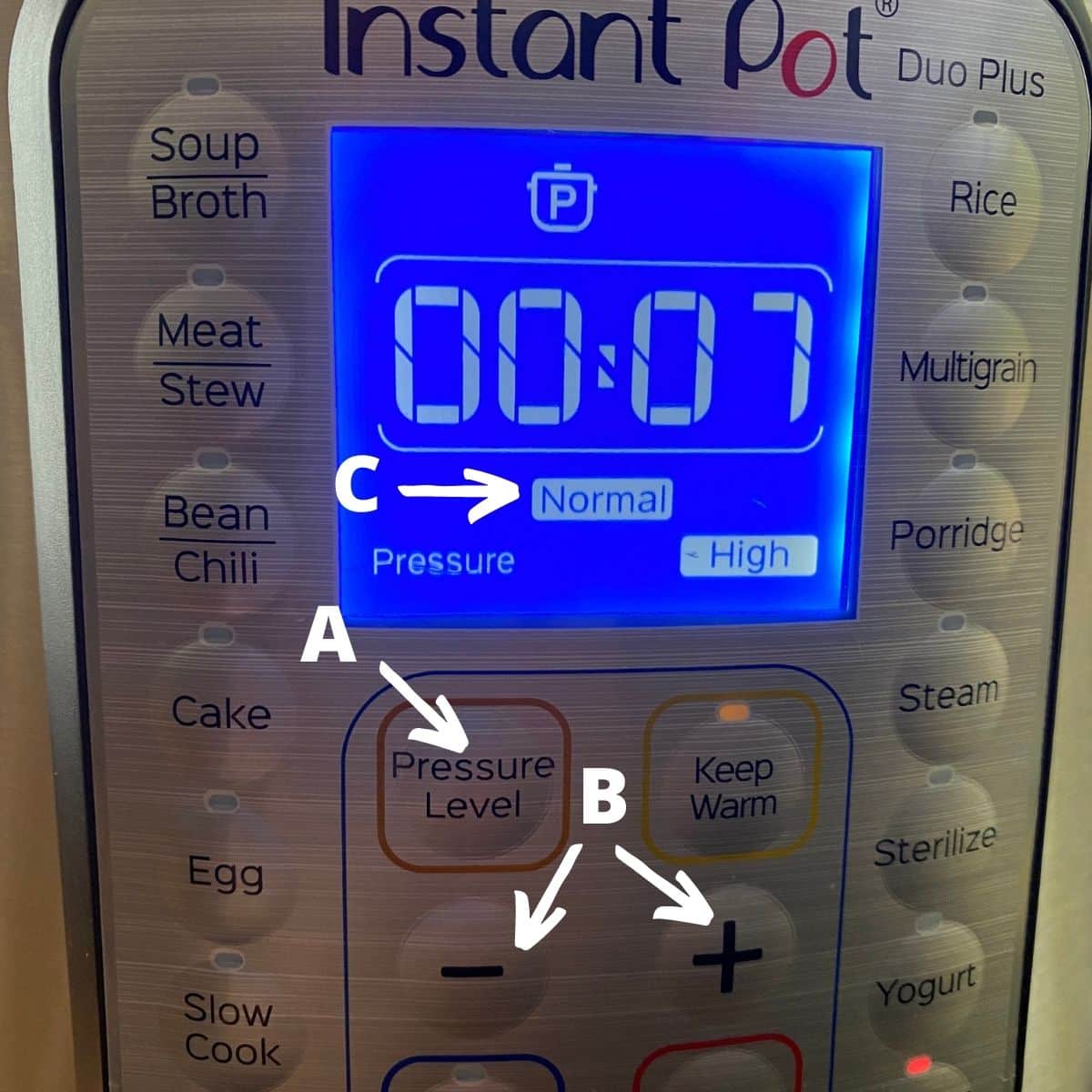 Arrows pointing to buttons to highlight them