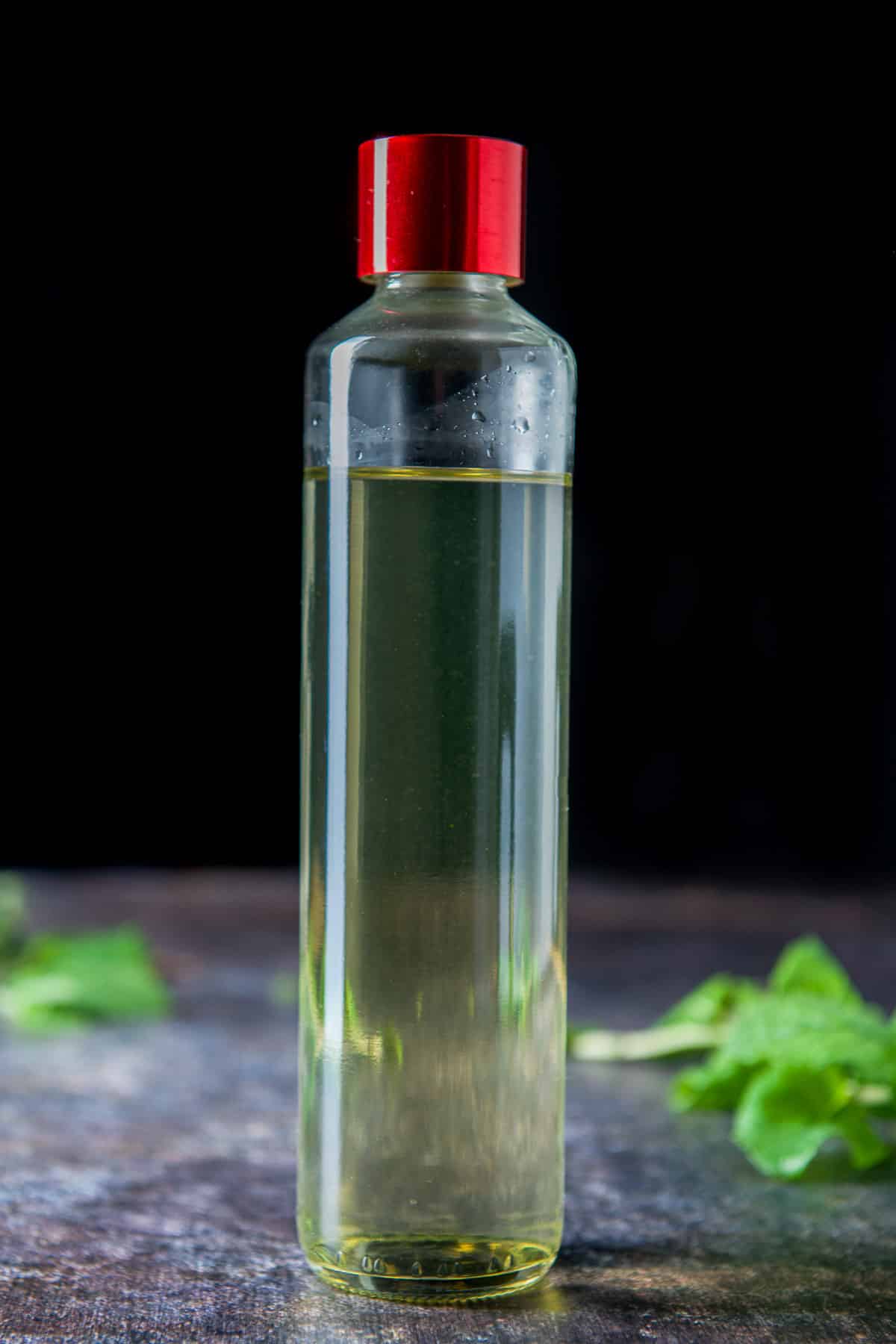 Vertical view of the syrup in the glass jar